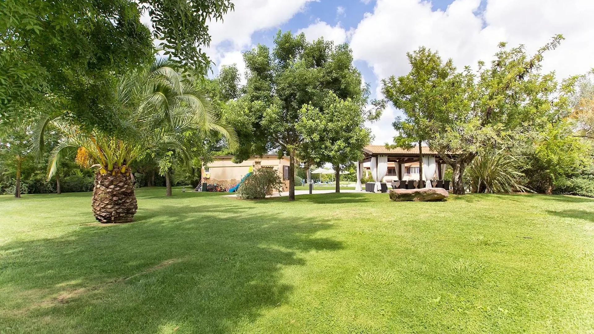אלגהרו Villa Paradiso With Swimming Pool Large Garden And Tennis Court