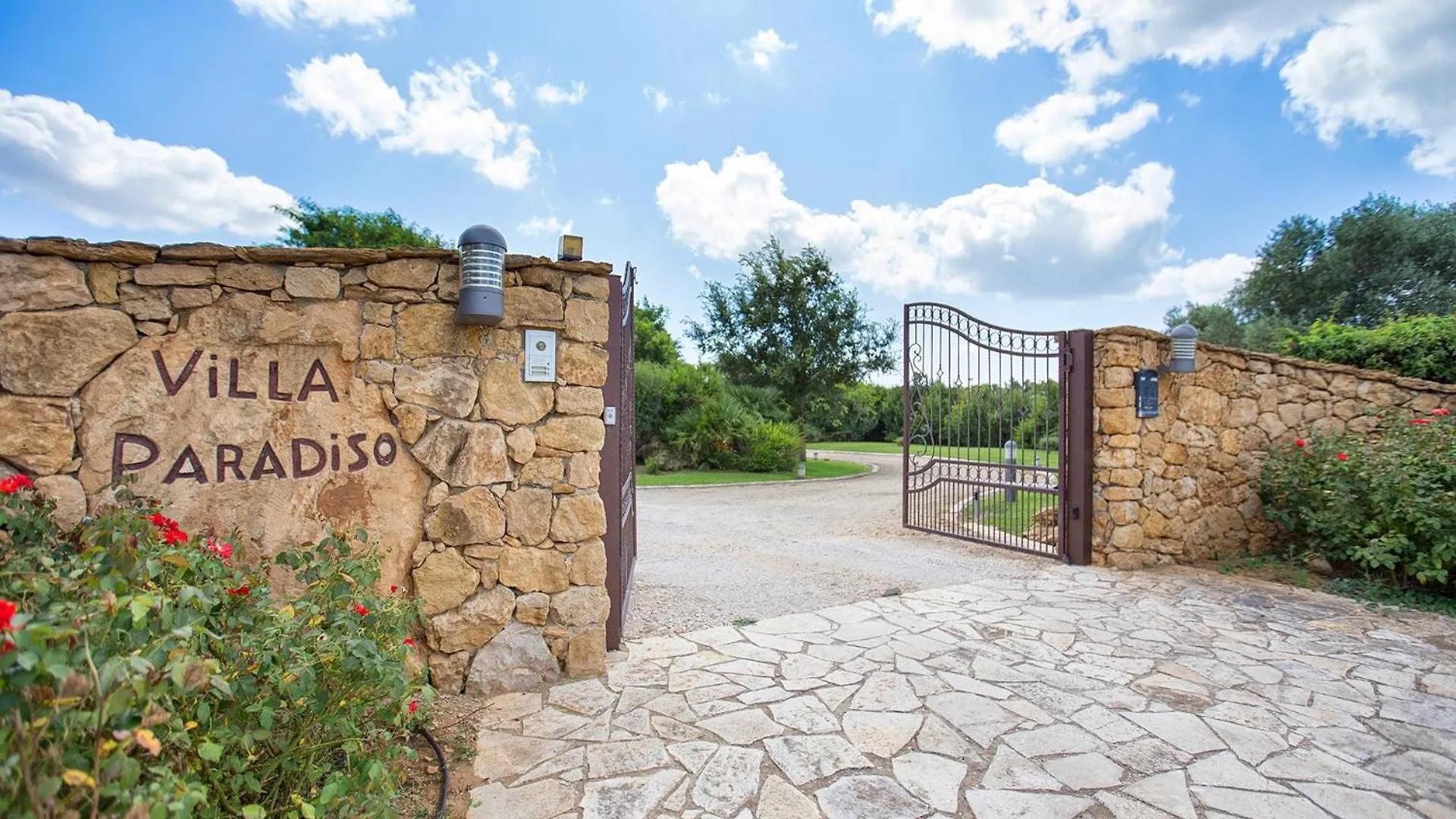 אלגהרו Villa Paradiso With Swimming Pool Large Garden And Tennis Court